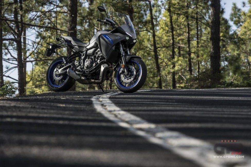 Moto - Test: Nuova Yamaha Tracer 700 2020, non solo “sguardo R1” ed Euro 5