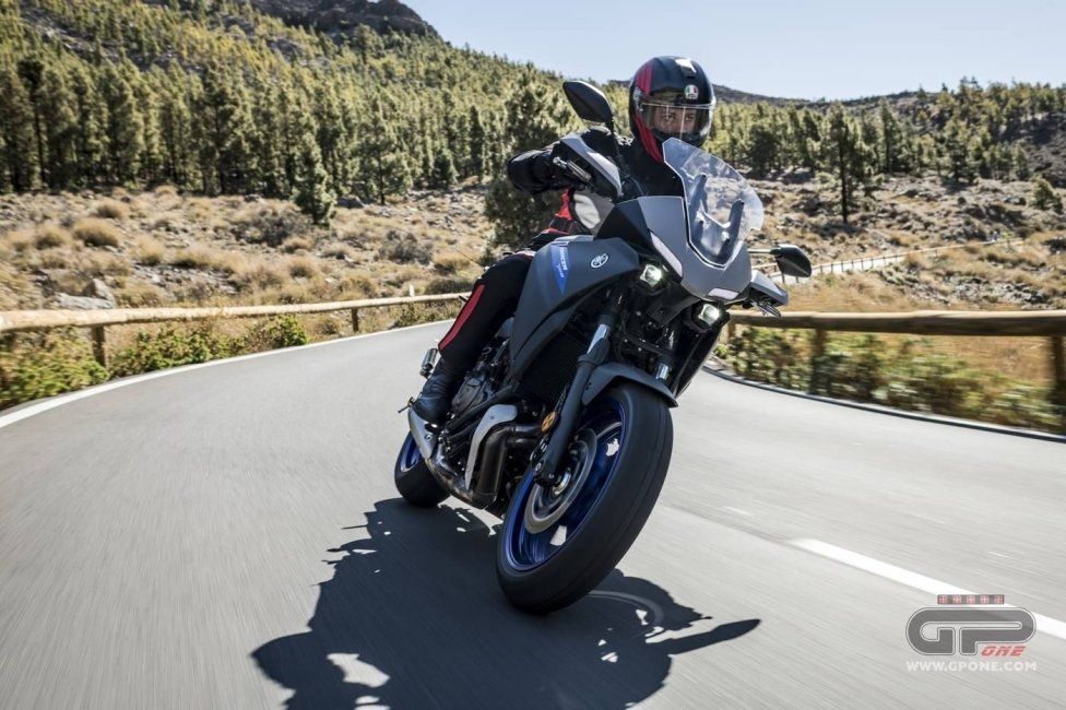 Moto - Test: Nuova Yamaha Tracer 700 2020, non solo “sguardo R1” ed Euro 5