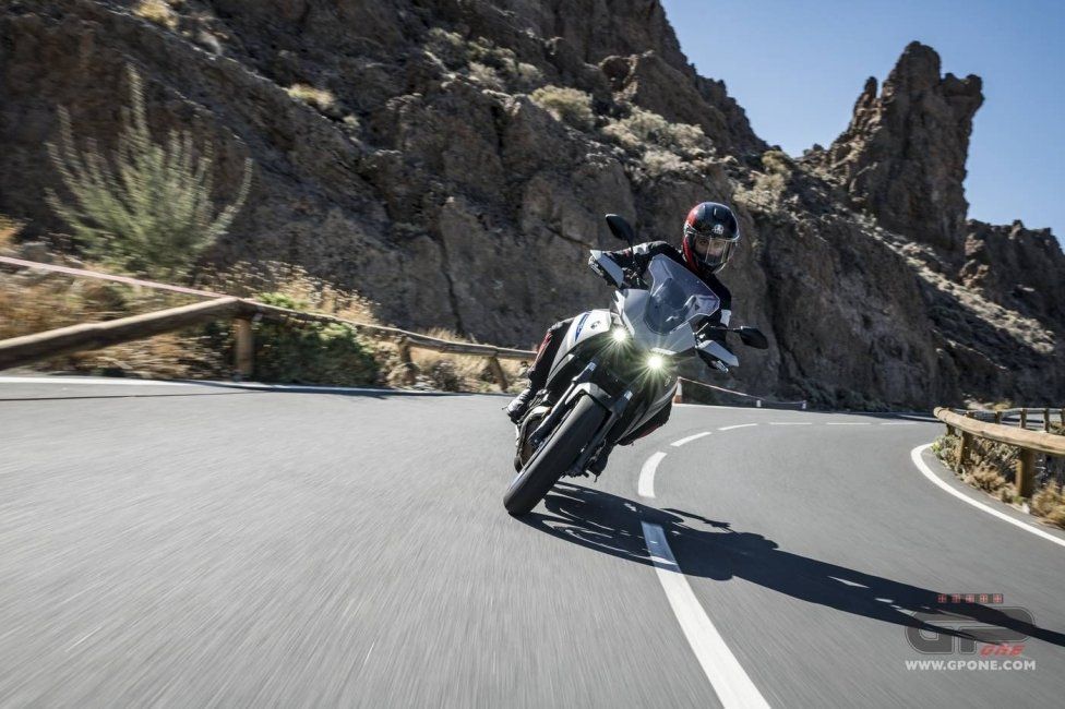 Moto - Test: Nuova Yamaha Tracer 700 2020, non solo “sguardo R1” ed Euro 5