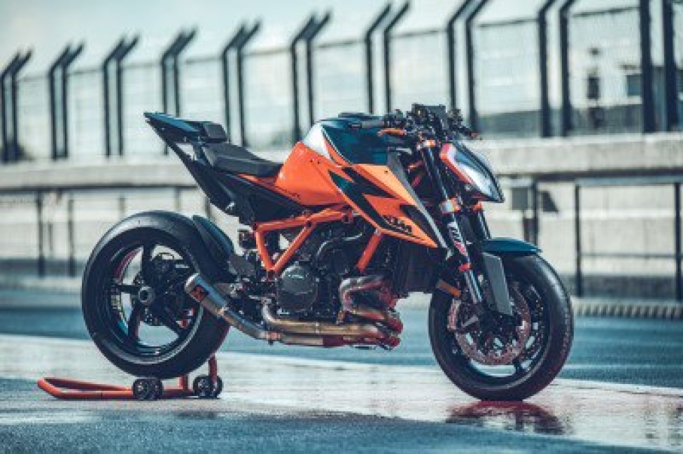 Moto - Test: PROVA KTM Super Duke 1290 R: Bestia nell'anima, ringhia ma non azzanna