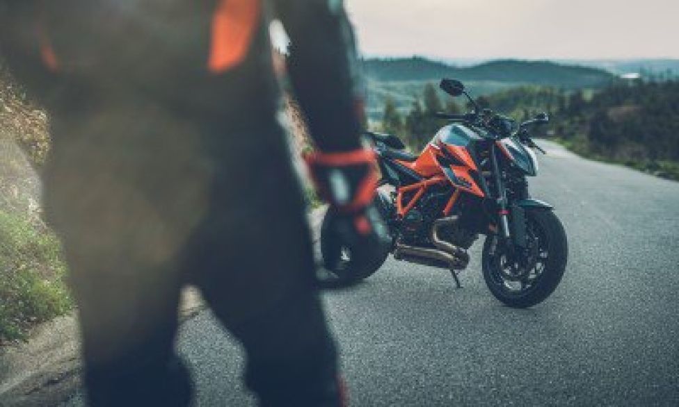 Moto - Test: PROVA KTM Super Duke 1290 R: Bestia nell'anima, ringhia ma non azzanna