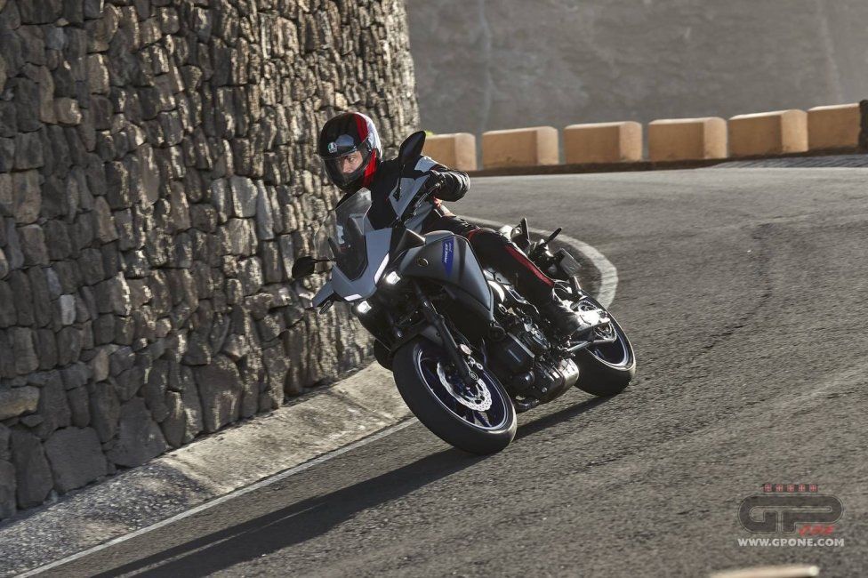 Moto - Test: Nuova Yamaha Tracer 700 2020, non solo “sguardo R1” ed Euro 5