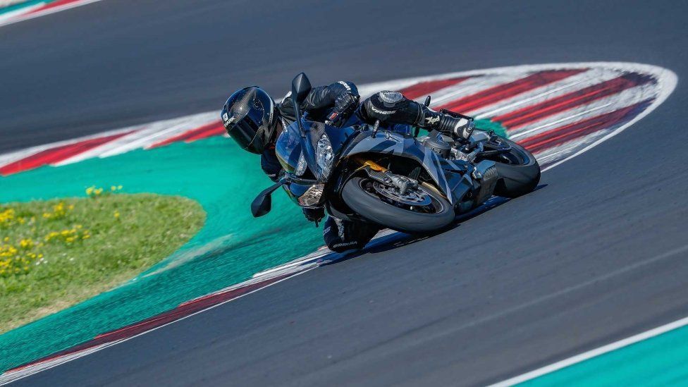 Moto - Test: Triumph Daytona 765 Moto2 Limited Edition - TEST
