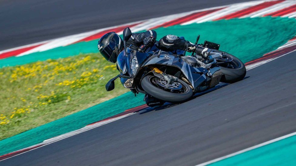 Moto - Test: Triumph Daytona 765 Moto2 Limited Edition - TEST