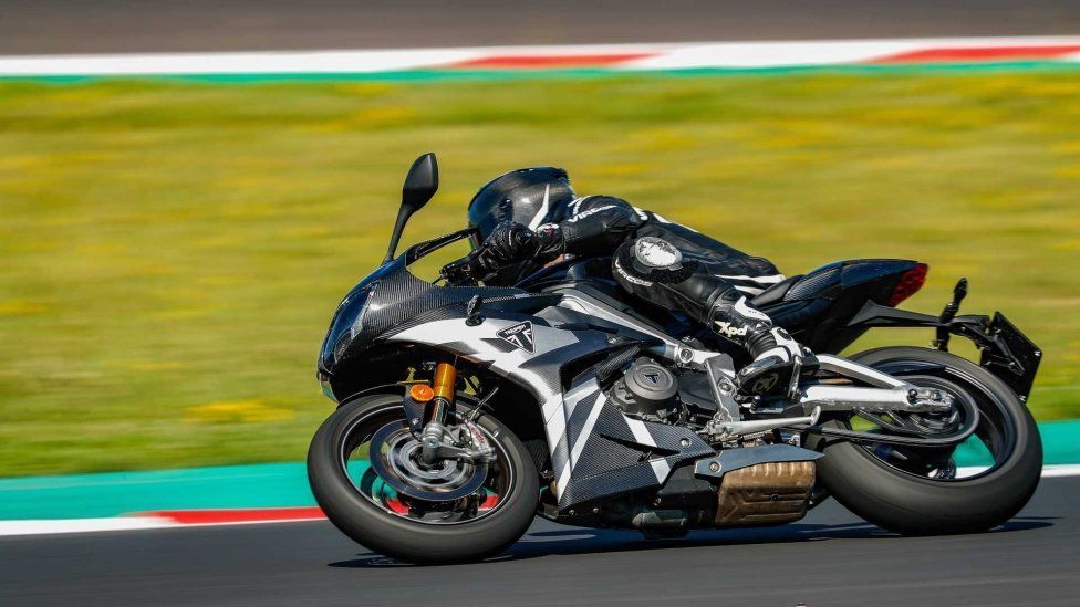 Moto - Test: Triumph Daytona 765 Moto2 Limited Edition - TEST