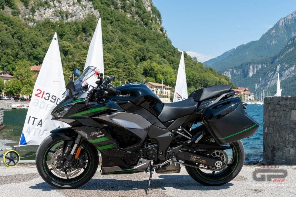 Moto - Test: Prova Kawasaki Ninja 1000SX 2020: sport touring dalla Z alla Ninja