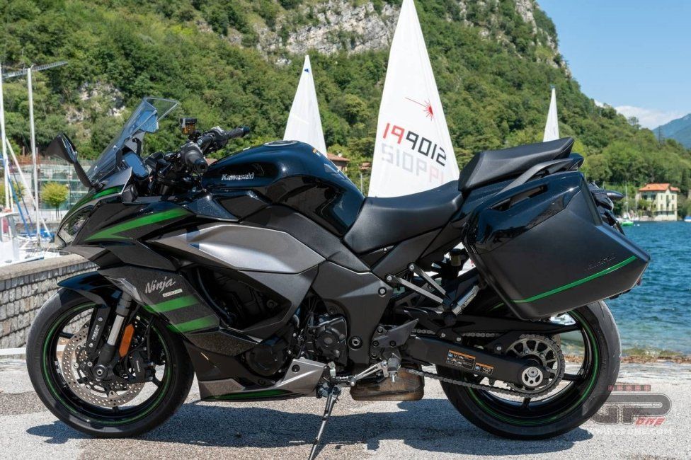 Moto - Test: Prova Kawasaki Ninja 1000SX 2020: sport touring dalla Z alla Ninja