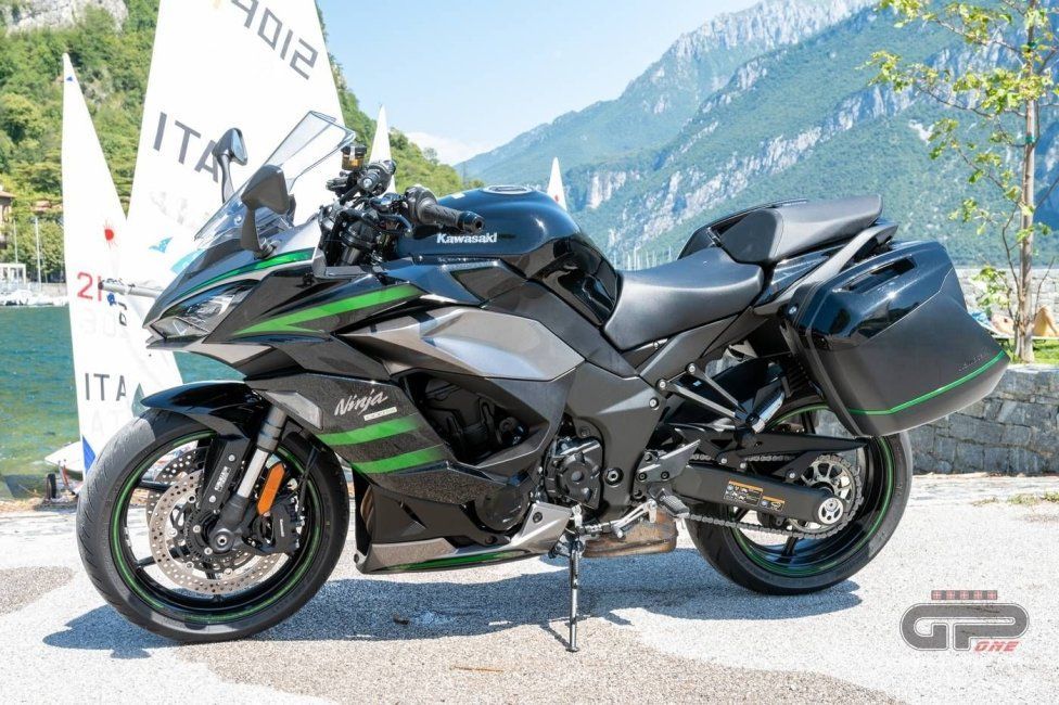 Moto - Test: Prova Kawasaki Ninja 1000SX 2020: sport touring dalla Z alla Ninja