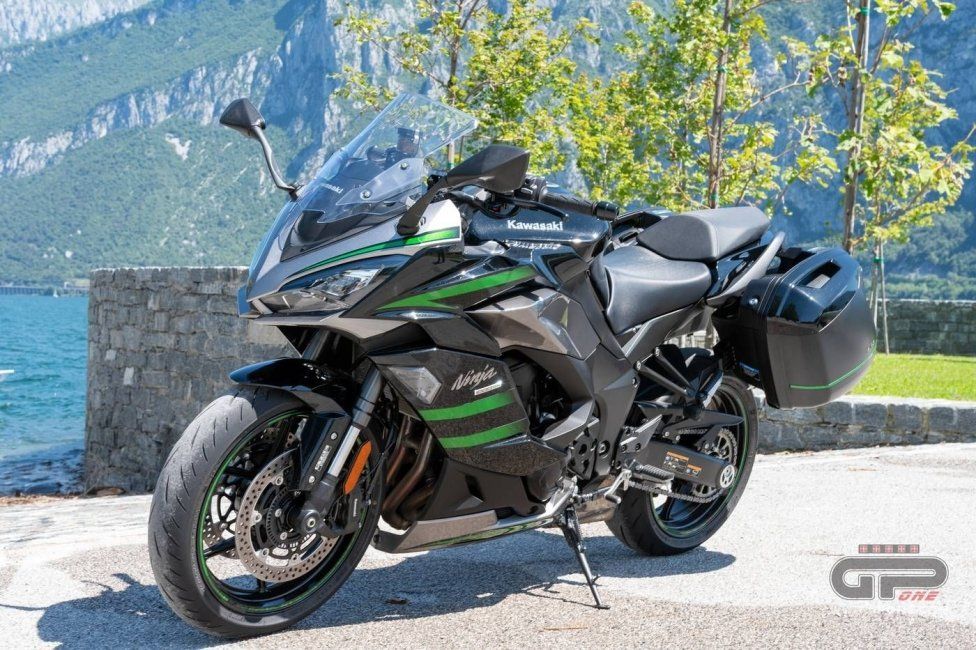 Moto - Test: Prova Kawasaki Ninja 1000SX 2020: sport touring dalla Z alla Ninja