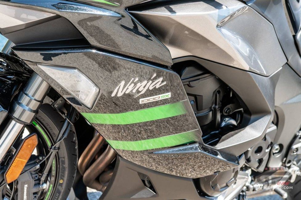 Moto - Test: Prova Kawasaki Ninja 1000SX 2020: sport touring dalla Z alla Ninja