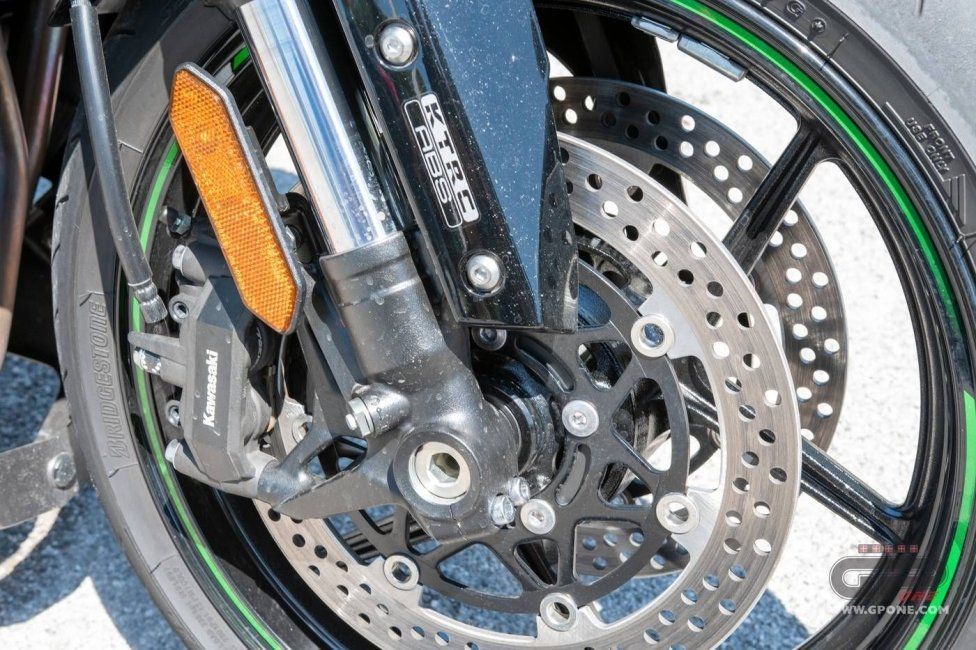Moto - Test: Prova Kawasaki Ninja 1000SX 2020: sport touring dalla Z alla Ninja