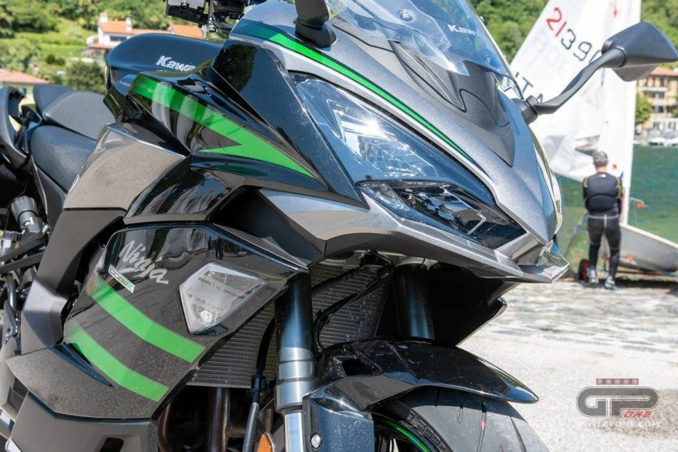 Moto - Test: Prova Kawasaki Ninja 1000SX 2020: sport touring dalla Z alla Ninja