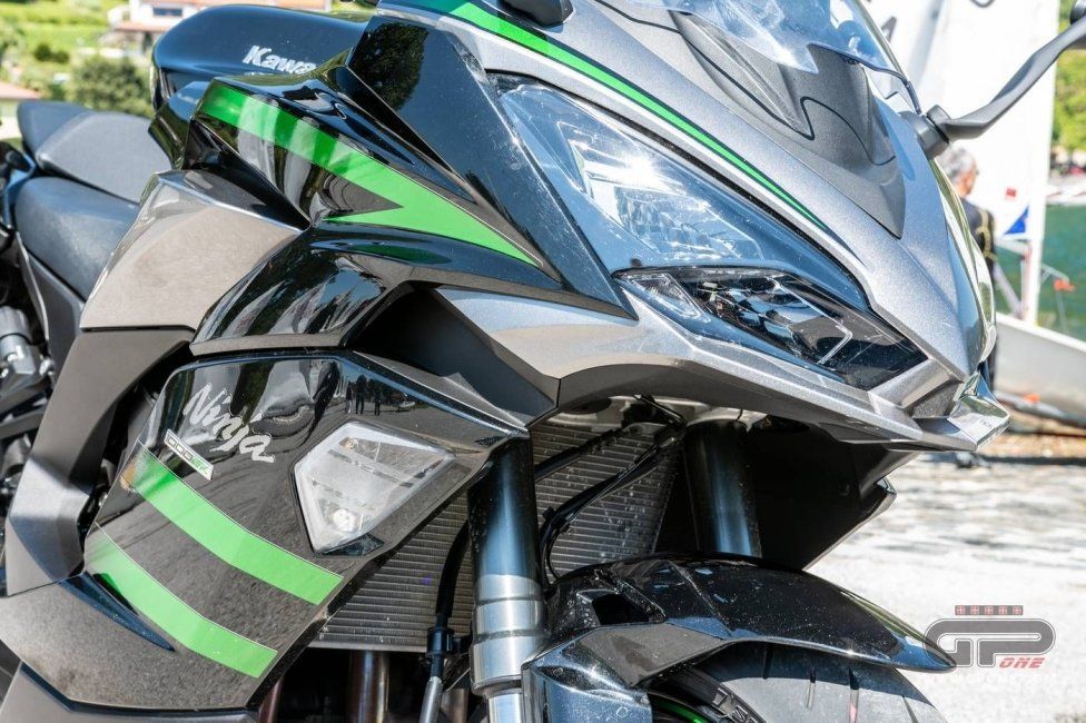 Moto - Test: Prova Kawasaki Ninja 1000SX 2020: sport touring dalla Z alla Ninja