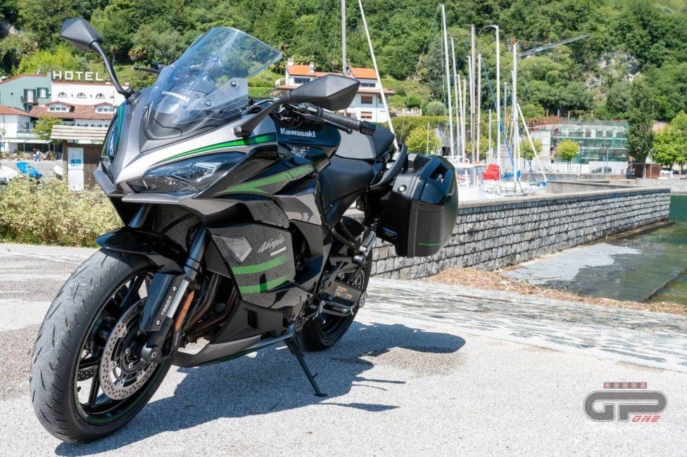 Moto - Test: Prova Kawasaki Ninja 1000SX 2020: sport touring dalla Z alla Ninja