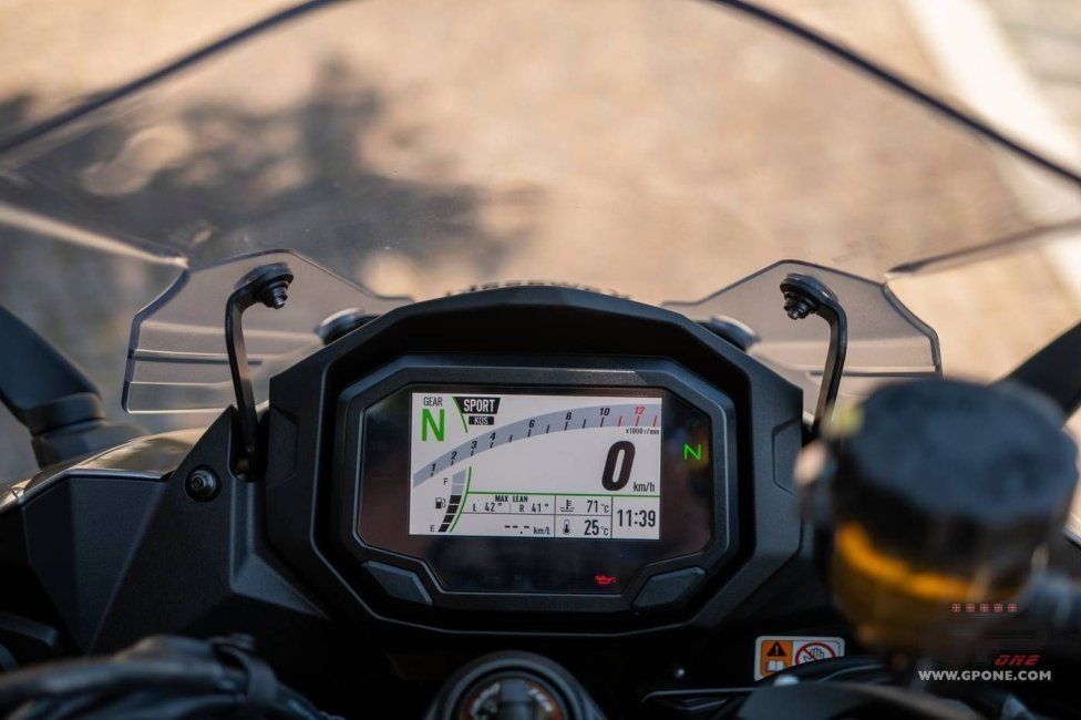 Moto - Test: Prova Kawasaki Ninja 1000SX 2020: sport touring dalla Z alla Ninja