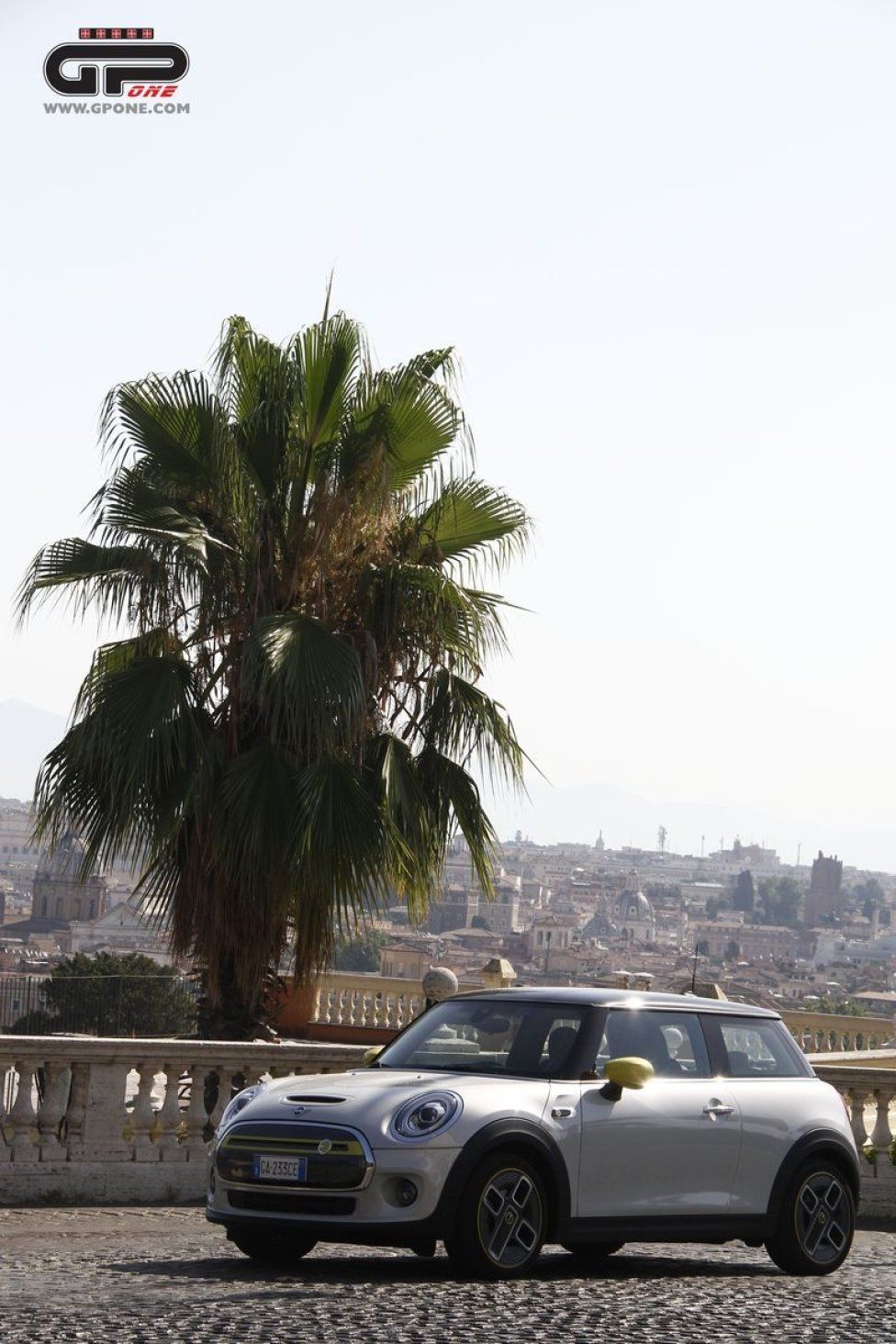 Auto - Test: Una rosa è una rosa: Prova Mini Cooper SE L: 184 cv elettrici