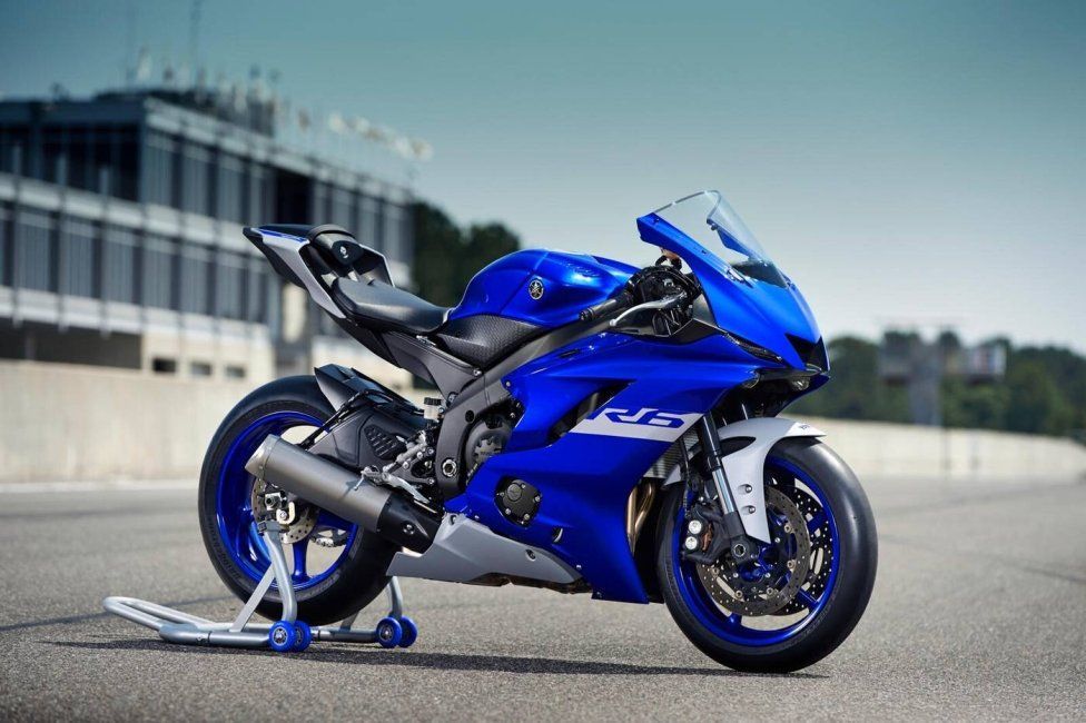 Moto - News: Yamaha R6 2021: addio alla strada, sarà solo uso pista, caratteristiche e foto 