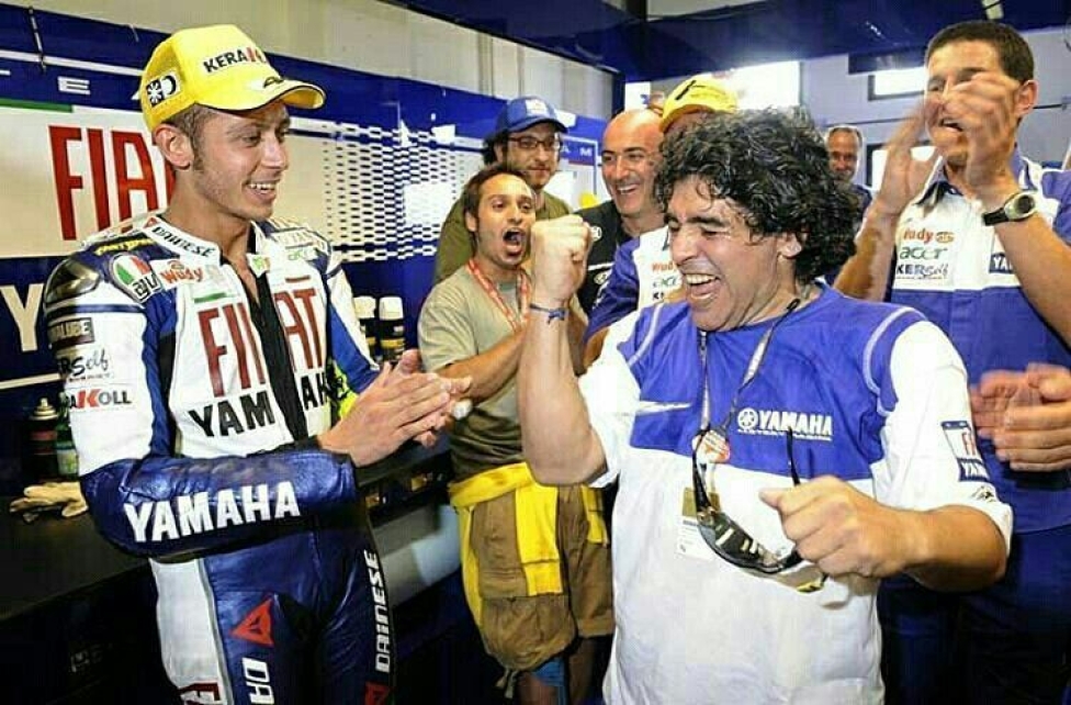 News: Diego Maradona dead: he loved motorcycles, crowned Rossi his “wrist of God”
