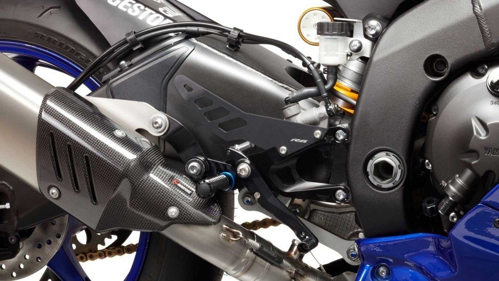 Moto - News: Yamaha R6 Race, la supersport solo per le pieghe in pista