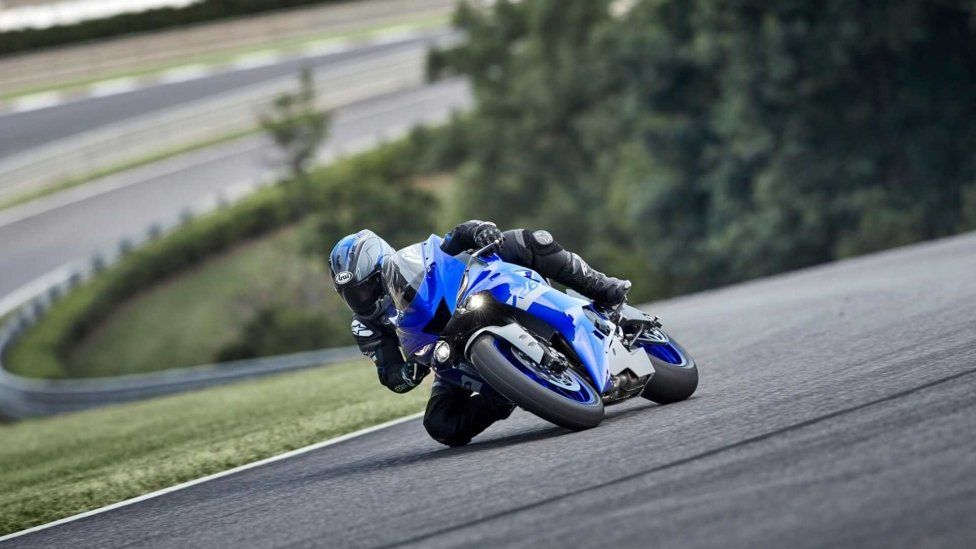 Moto - News: Yamaha R6 Race, la supersport solo per le pieghe in pista