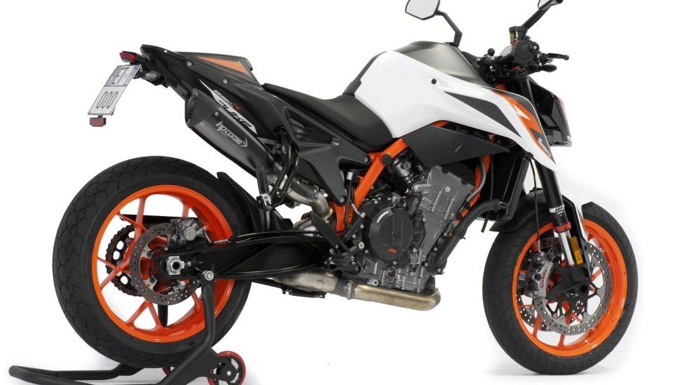 KTM 890 Duke R: arrivano gli scarichi di HP Corse