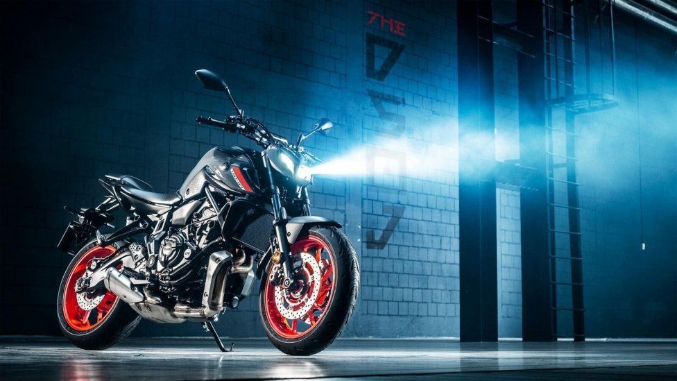 Moto - Test: Prova Video Yamaha MT-07 2021: caratteristiche e foto