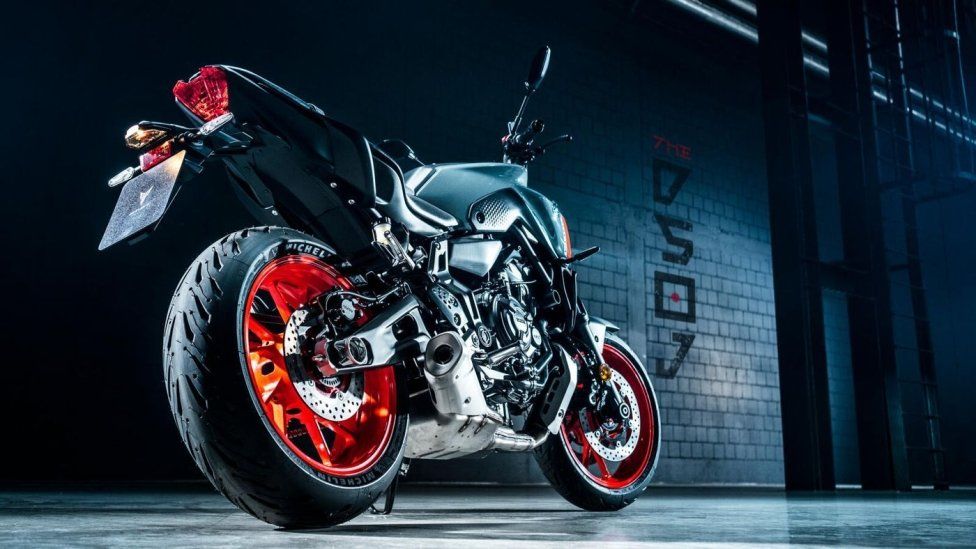 Moto - Test: Prova Video Yamaha MT-07 2021: caratteristiche e foto
