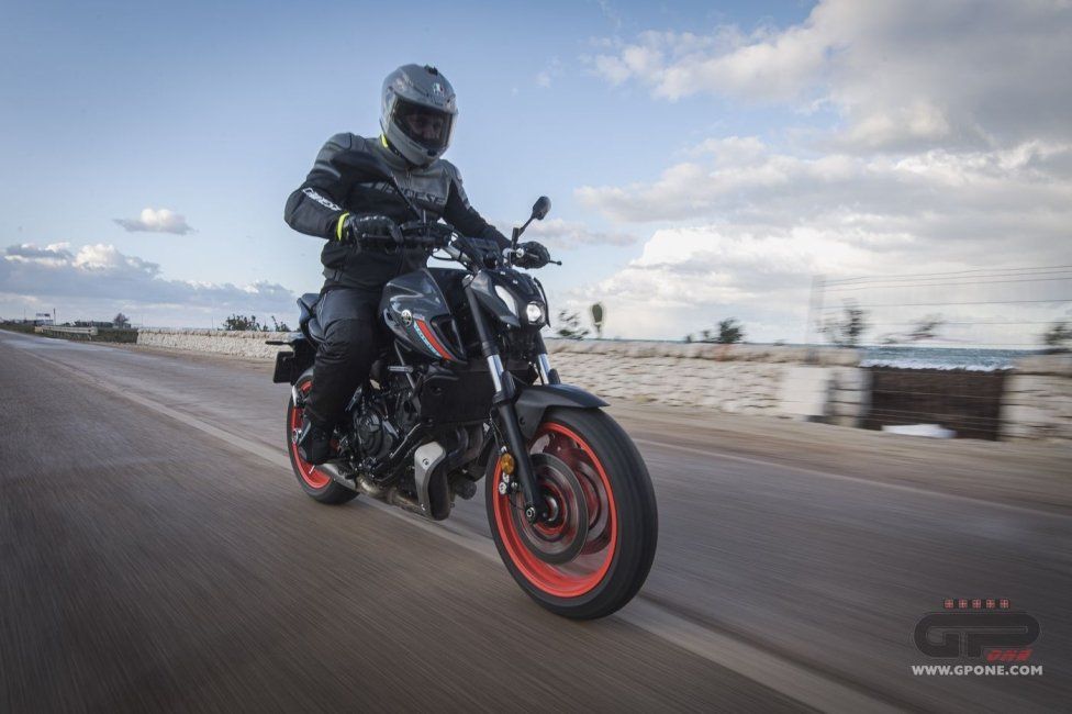 Moto - Test: Prova Video Yamaha MT-07 2021: caratteristiche e foto