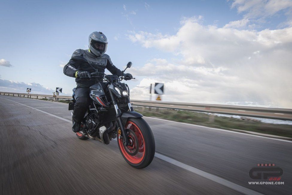 Moto - Test: Prova Video Yamaha MT-07 2021: caratteristiche e foto