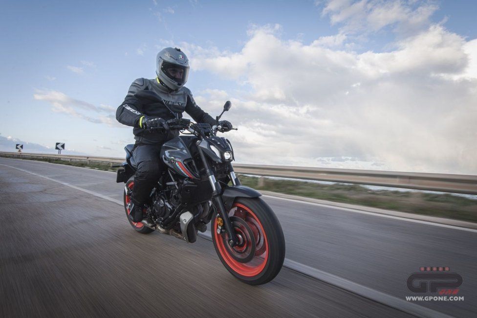 Moto - Test: Prova Video Yamaha MT-07 2021: caratteristiche e foto
