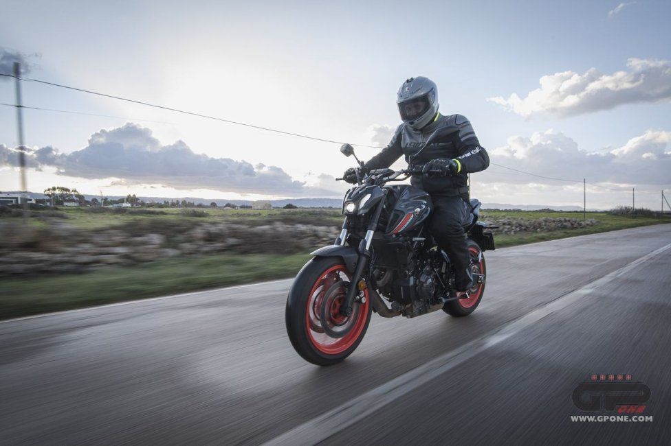 Moto - Test: Prova Video Yamaha MT-07 2021: caratteristiche e foto