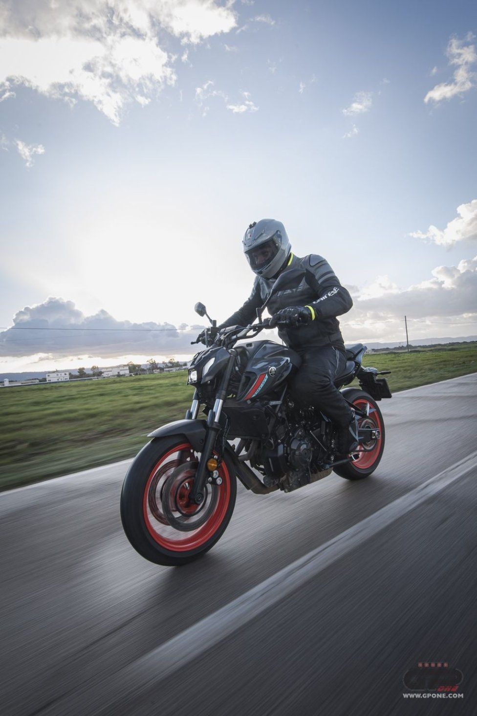 Moto - Test: Prova Video Yamaha MT-07 2021: caratteristiche e foto
