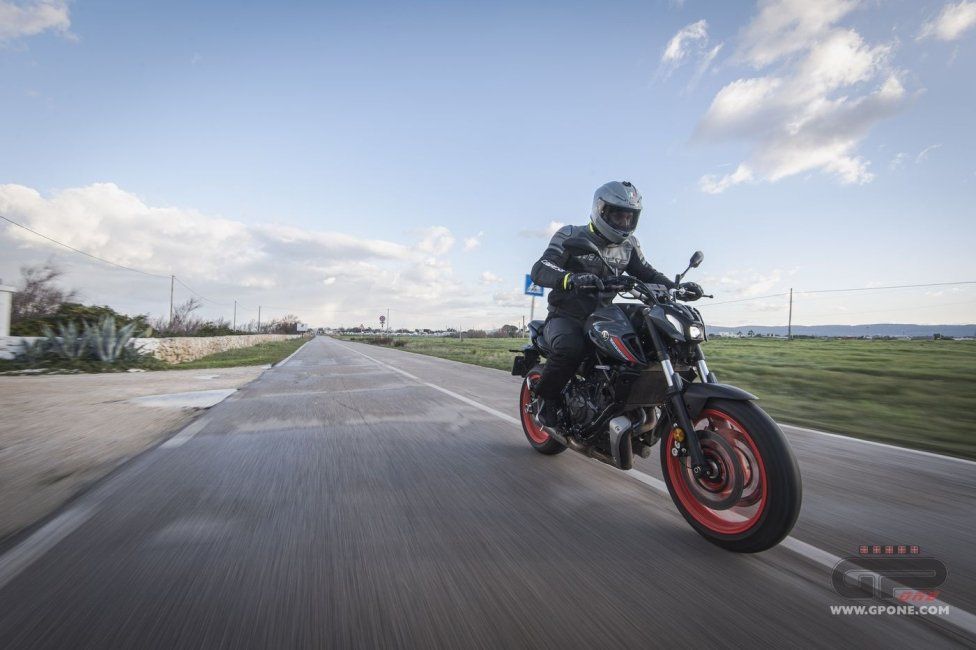 Moto - Test: Prova Video Yamaha MT-07 2021: caratteristiche e foto
