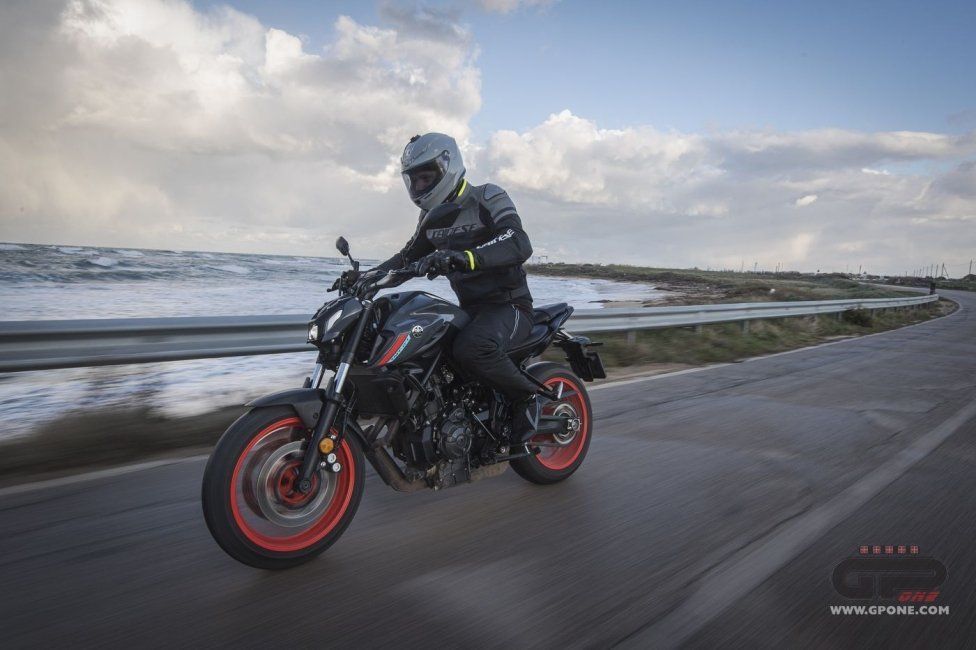 Moto - Test: Prova Video Yamaha MT-07 2021: caratteristiche e foto