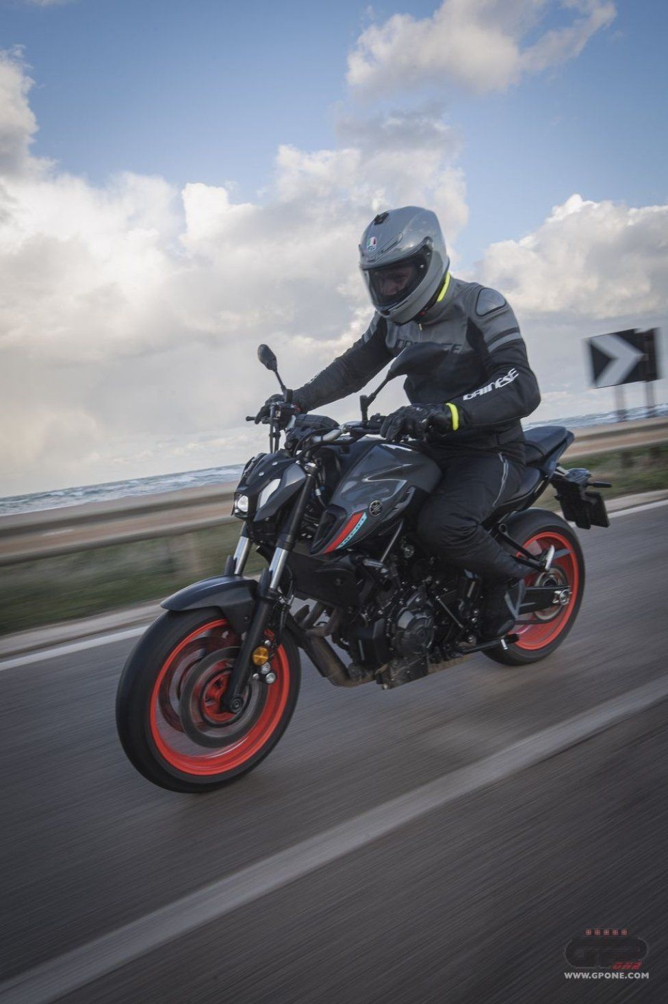 Moto - Test: Prova Video Yamaha MT-07 2021: caratteristiche e foto