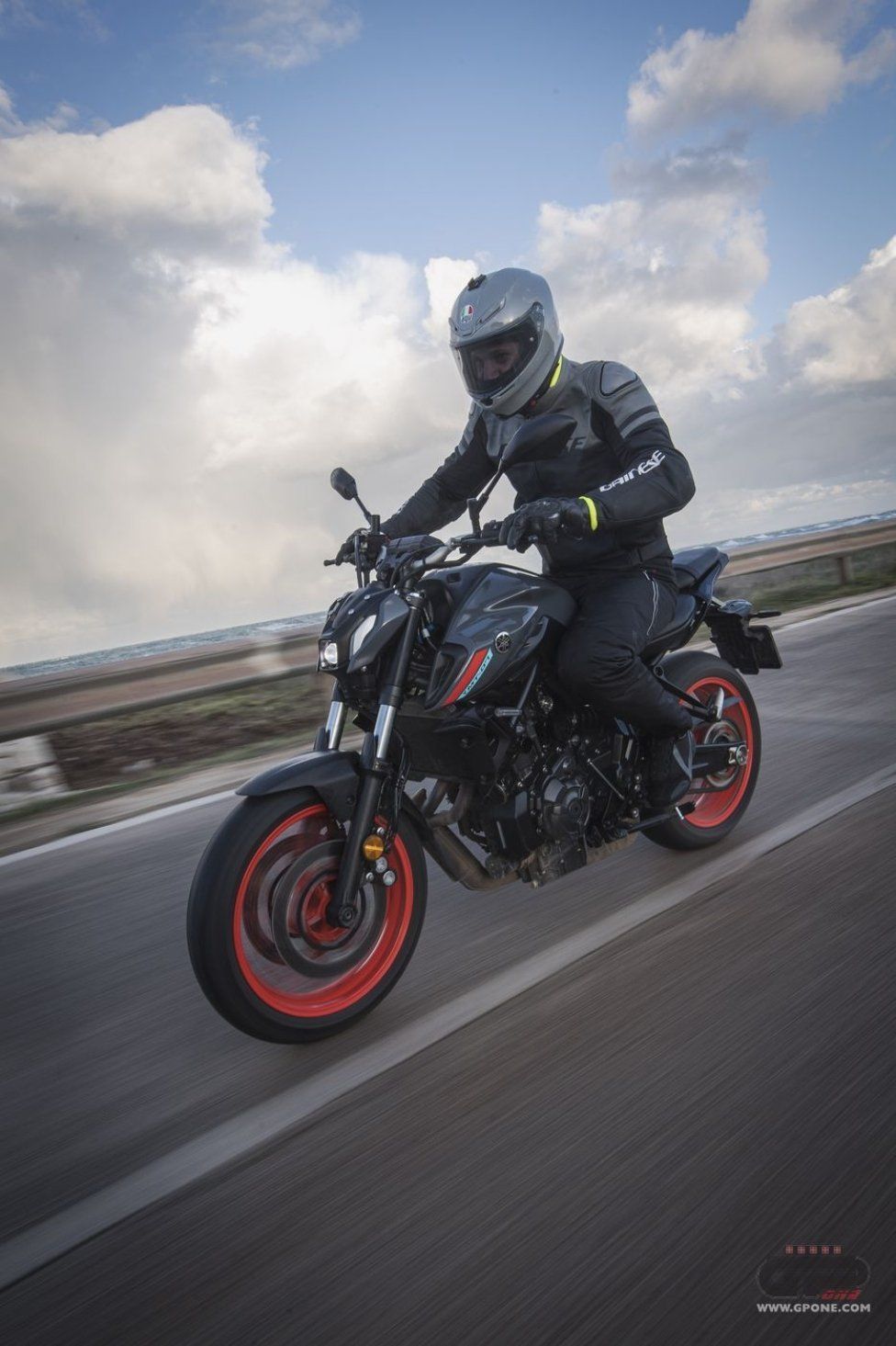 Moto - Test: Prova Video Yamaha MT-07 2021: caratteristiche e foto