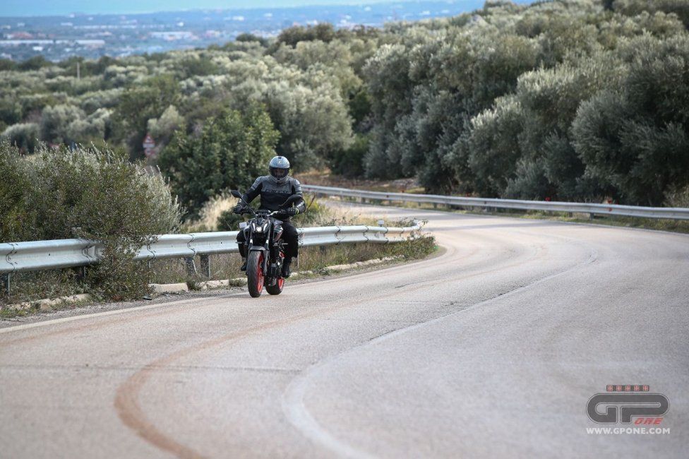 Moto - Test: Prova Video Yamaha MT-07 2021: caratteristiche e foto