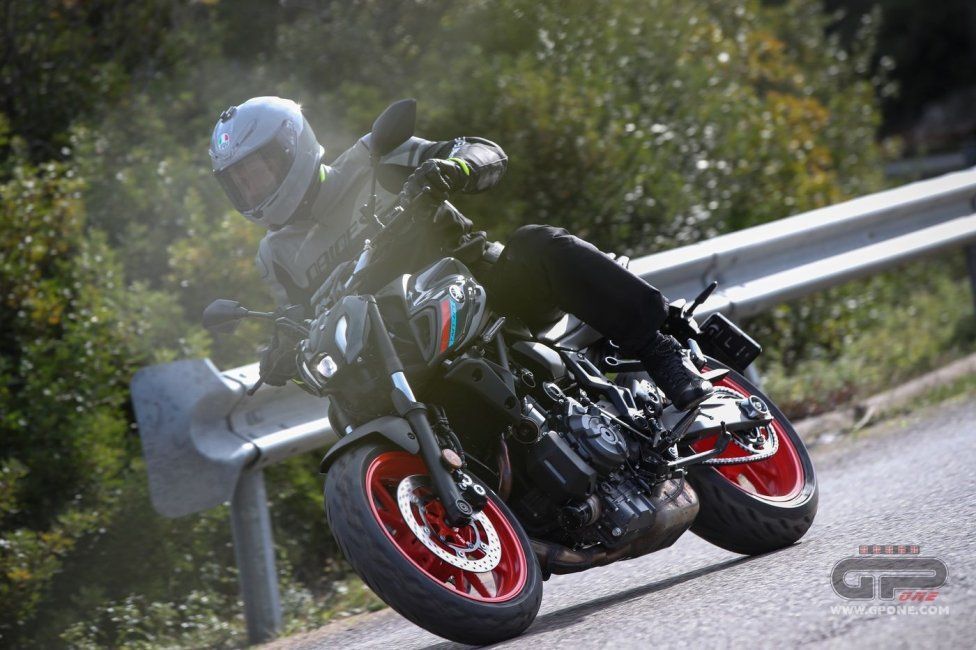 Moto - Test: Prova Video Yamaha MT-07 2021: caratteristiche e foto