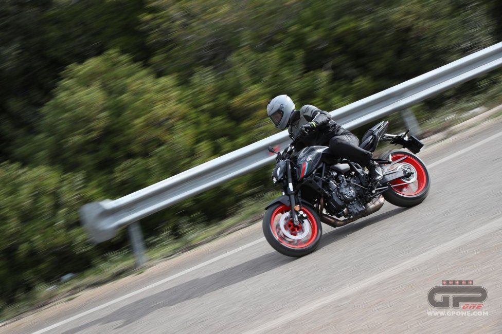 Moto - Test: Prova Video Yamaha MT-07 2021: caratteristiche e foto