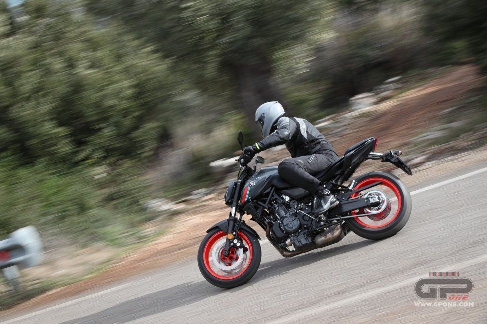 Moto - Test: Prova Video Yamaha MT-07 2021: caratteristiche e foto