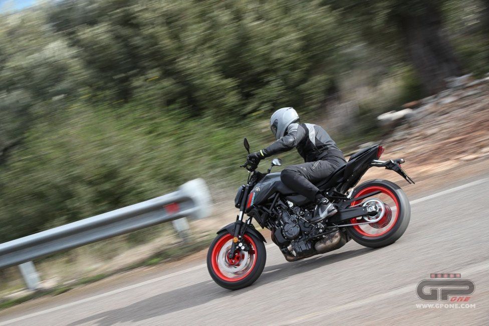 Moto - Test: Prova Video Yamaha MT-07 2021: caratteristiche e foto