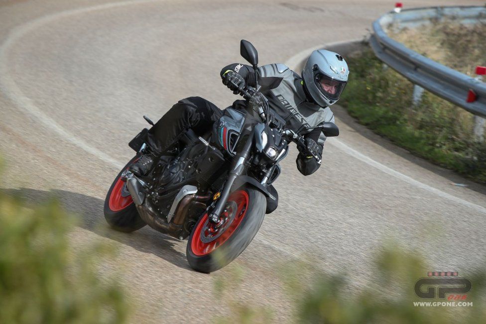 Moto - Test: Prova Video Yamaha MT-07 2021: caratteristiche e foto