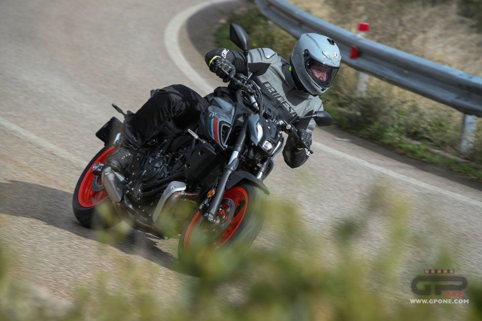 Moto - Test: Prova Video Yamaha MT-07 2021: caratteristiche e foto