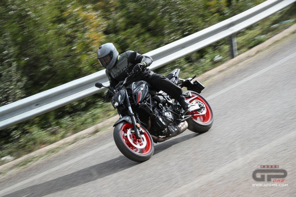 Moto - Test: Prova Video Yamaha MT-07 2021: caratteristiche e foto