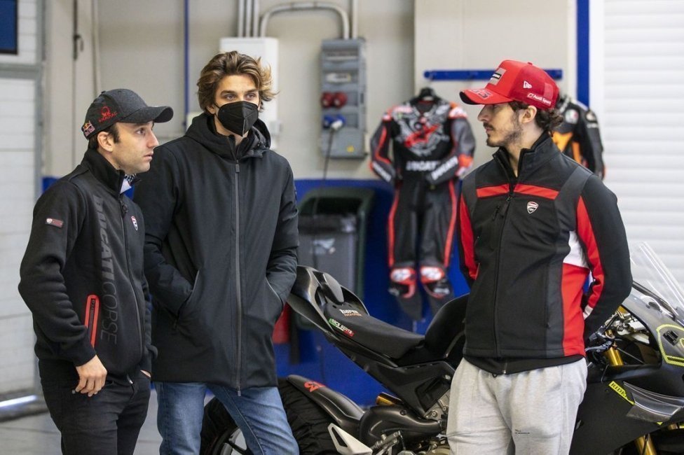MotoGP: TUTTE LE FOTO - Jerez è rossa: i piloti Ducati sulle Panigale V4