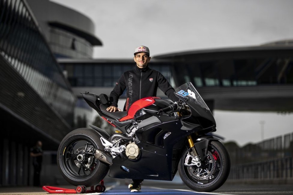MotoGP: TUTTE LE FOTO - Jerez è rossa: i piloti Ducati sulle Panigale V4