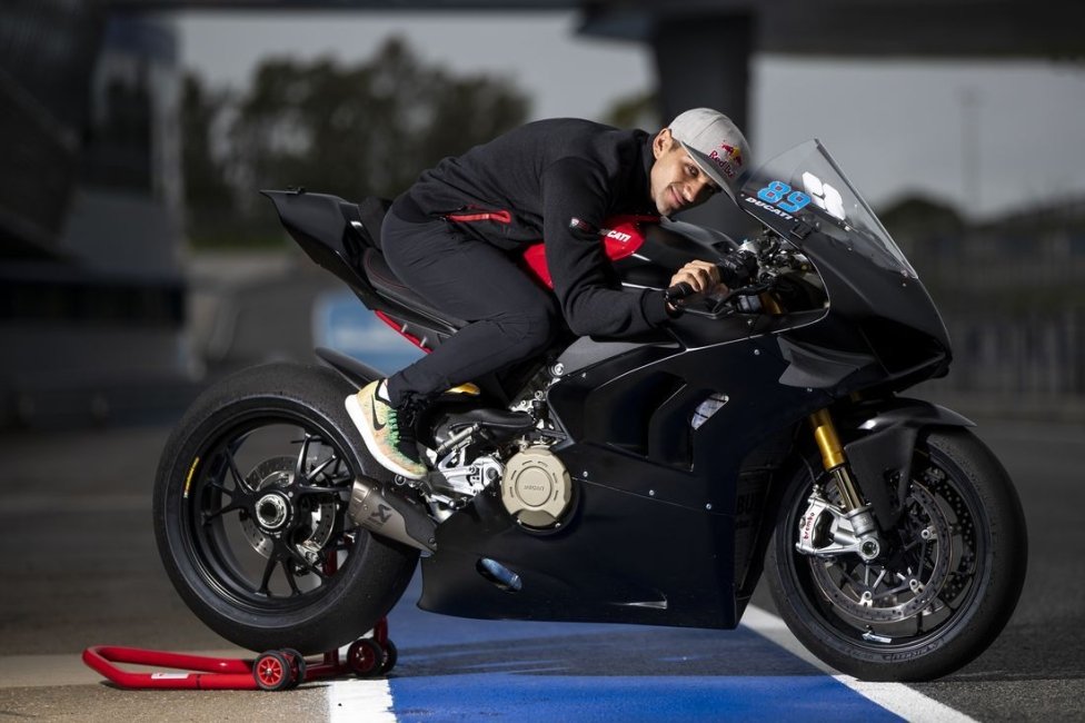 MotoGP: TUTTE LE FOTO - Jerez è rossa: i piloti Ducati sulle Panigale V4