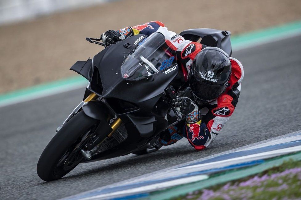 MotoGP: PHOTOS - Ducati's Magnificent Six in action at Jerez on the Panigale V4S