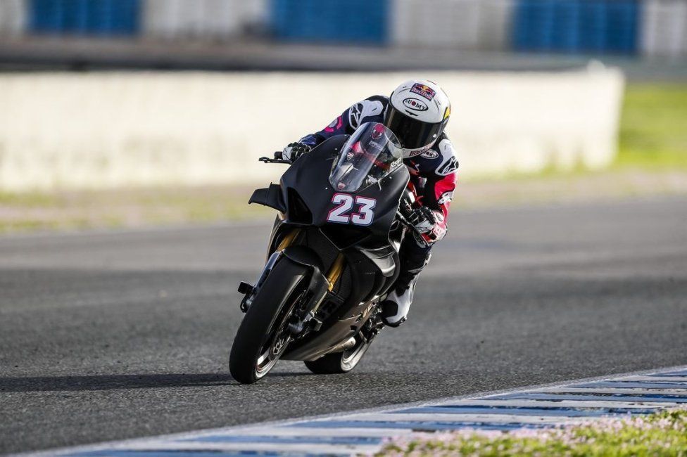 MotoGP: PHOTOS - Ducati's Magnificent Six in action at Jerez on the Panigale V4S