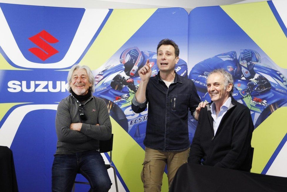 Moto - News: Suzuki Italia consegna a Lucchinelli ed Uncini la GSX-R1000R Legend Edition